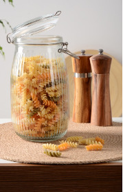https://arita.ua/images/products/banka-stekli-ecomo-lock-1500ml-s-bugelynym-zamkom-1752484334-1184007286.jpg