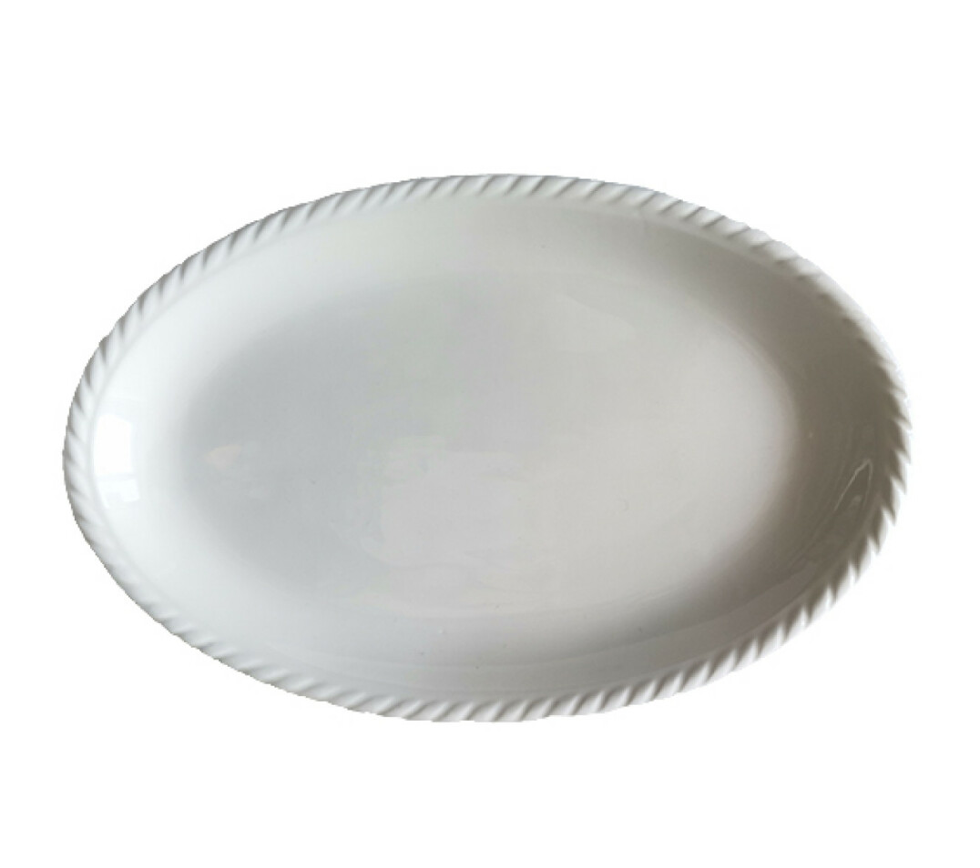 https://arita.ua/images/products/blyudo-12-beloe-ovalynoe-farfor-1732584657-1313307727.jpg