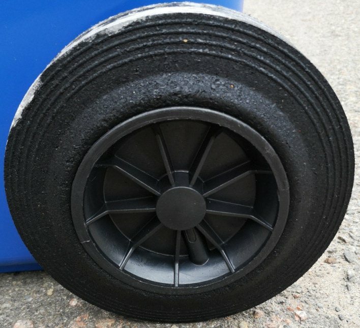 https://arita.ua/images/products/koleso-baka-musornogo-na-120-240l-aleana-1632184990-327007314.jpg