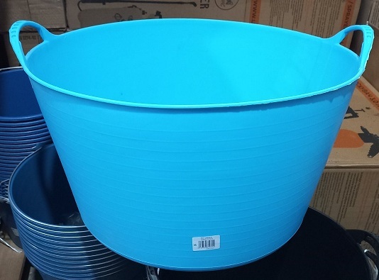https://arita.ua/images/products/korzina-42-l-hozyaystvennaya-rezinovaya-s-ruchkami-ispaniya-cvet-goluboy-1708757283-54920364.jpg