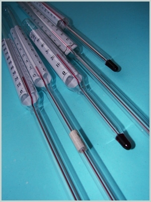 https://arita.ua/images/products/termometr-dlya-avtoklava-150c-66-ili-103-noghka-shatlygin-1609074498-14720451.jpg